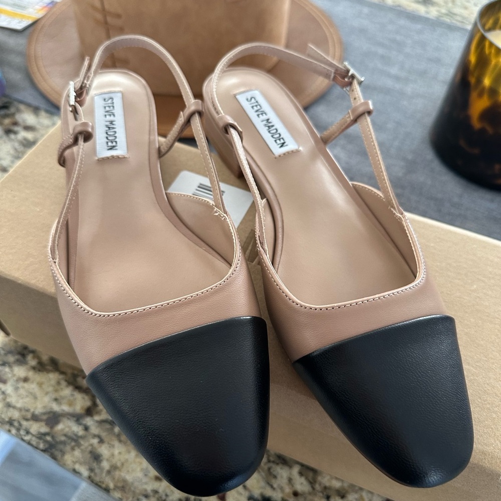 Steve Madden Women's Black and Tan Slingback Flats